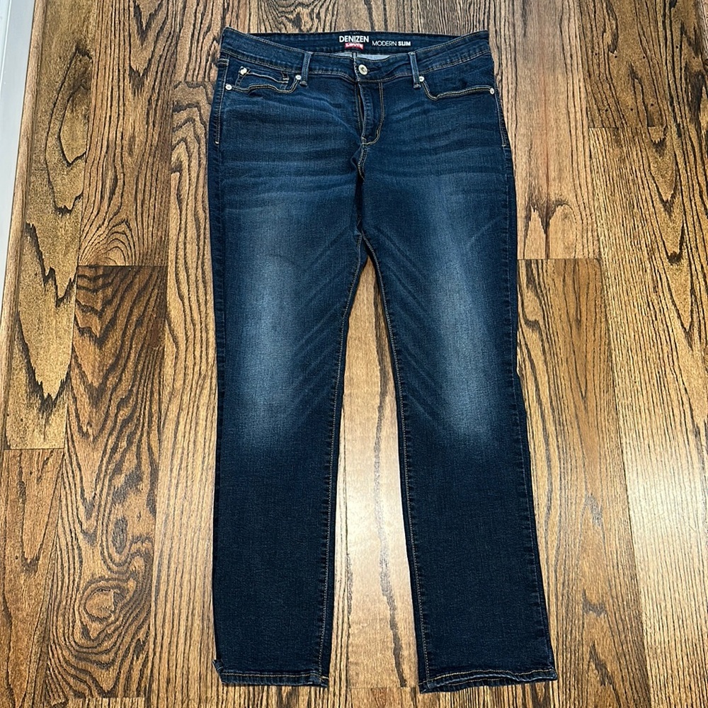 Denizen from Levi’s modern slim stretch jeans